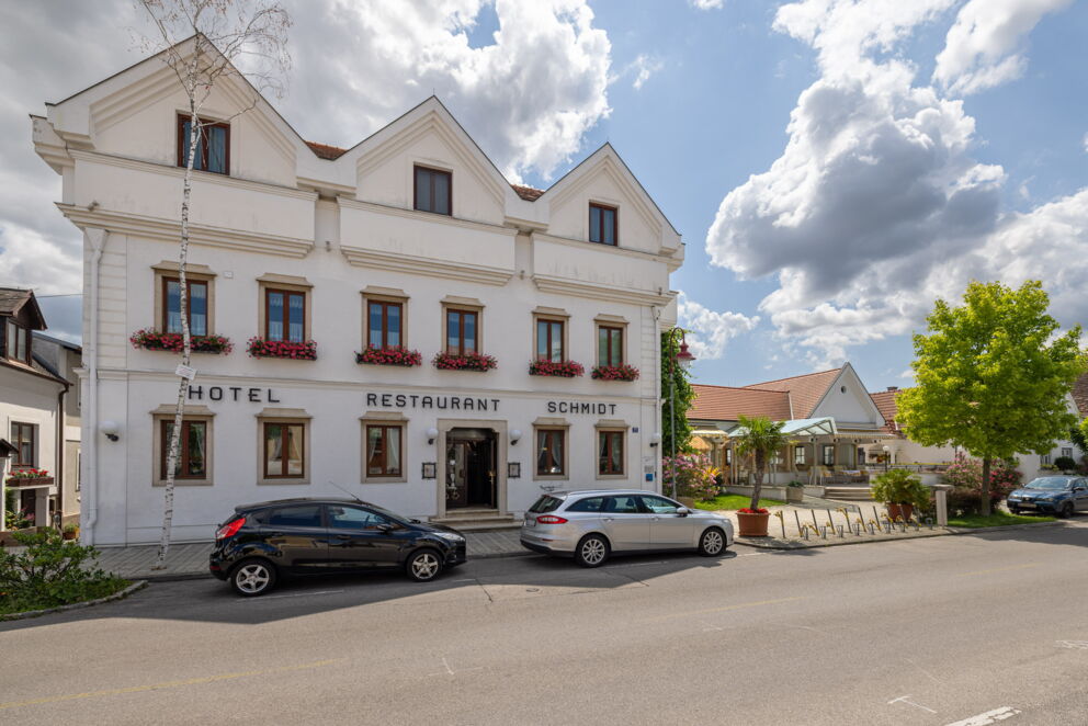 Außenaufnahme vom Hotel Restaurant Schmidt; © Manfred Sodia Photography