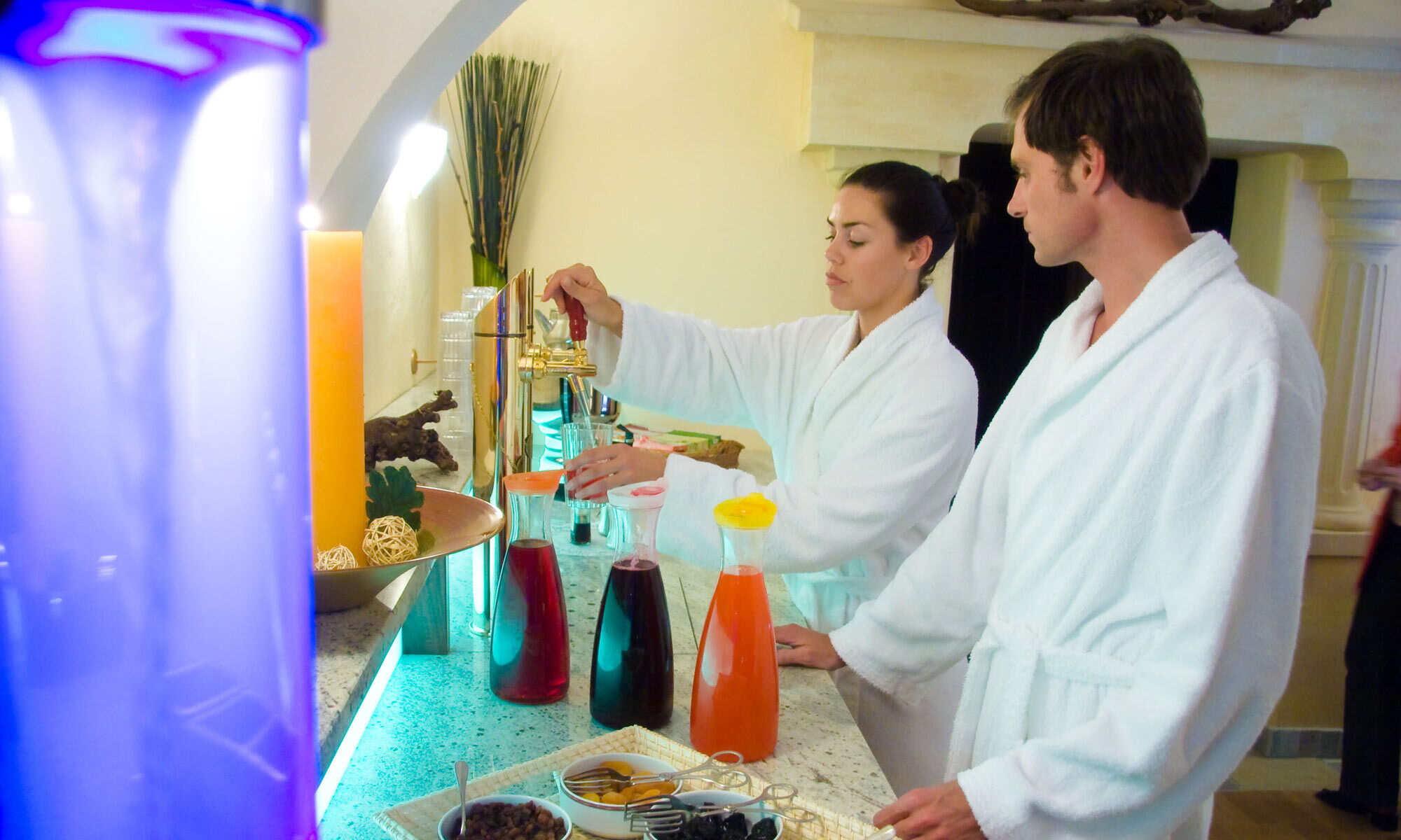 Enjoy the snack area with various juices and dishes at the Das-Schmidt wellness hotel