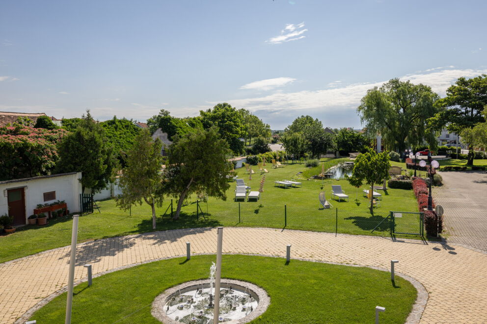 Entspannung pur auf der Gartenterrasse bei Ihrem Wohlfühlurlaub im Burgenland © Manfred Sodia Photography