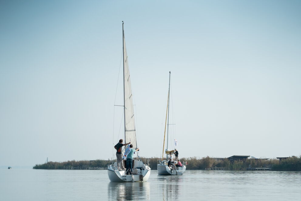 Two sailing boats on the beautiful Lake Neusiedl in Burgenland; © Burgenland Tourismus GmbH_Birgit Machtinger