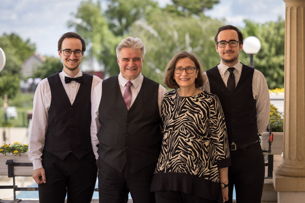 Familie Schmidt, die Gastgeber mit Herz im Hotel Das-Schmidt in Mörbisch am Neusiedlersee © Manfred Sodia Photography