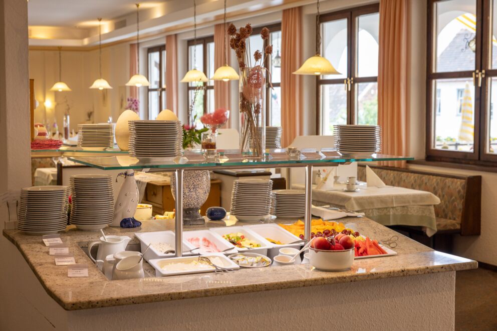 Frühstücksbuffet mit regionalen Produkten im Hotel Das-Schmidt im Burgenland © Manfred Sodia Photography