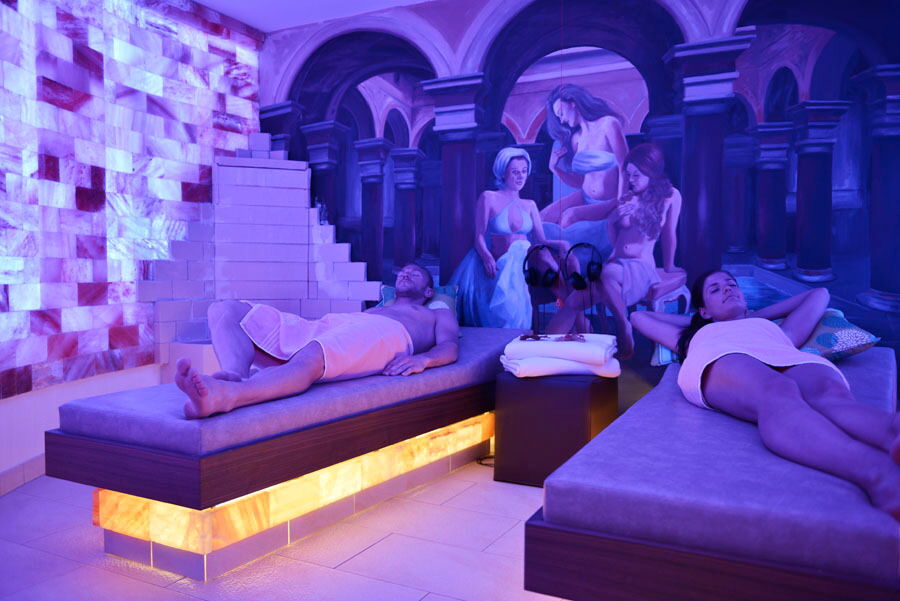 Relax in the salt room at the Das-Schmidt wellness hotel in Burgenland